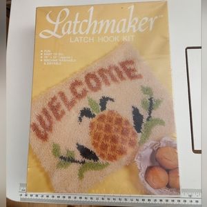 Sealed Vintage Latchmaker Latch Hook Kit no 89005 PINEAPPLE WELCOME, 18" x 24"